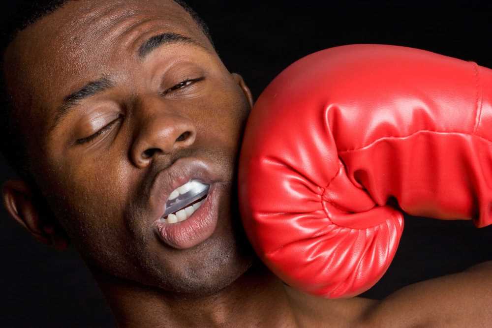 محافظ دندان برای ورزشکاران