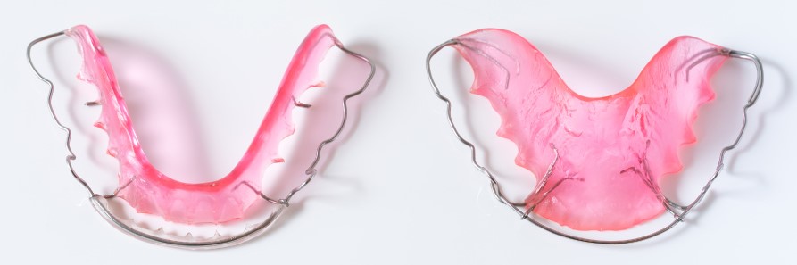 نگهدارنده متحرک هالی (Hawley Retainer)