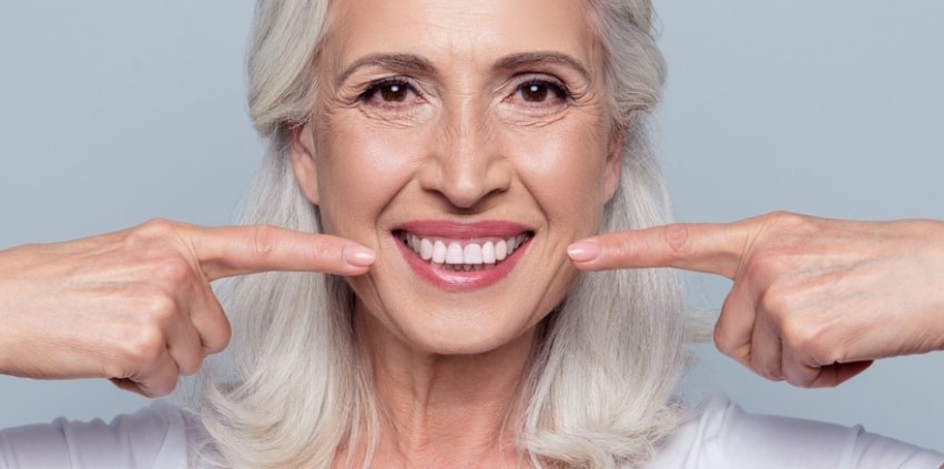 چه کسانی کاندید مناسب کاشت ایمپلنت دندان هستند؟